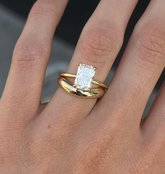 curve ring 01