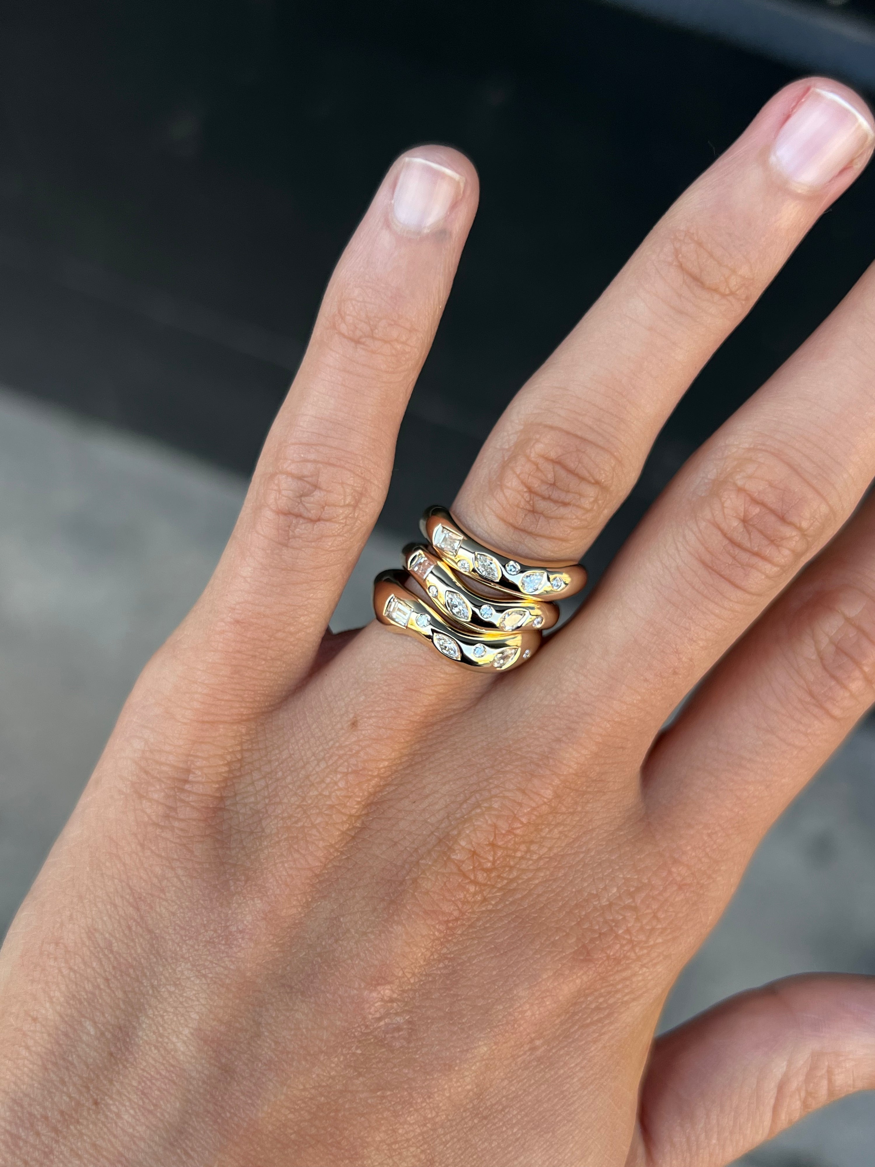 curve ring 01 x SCATTERED STONES