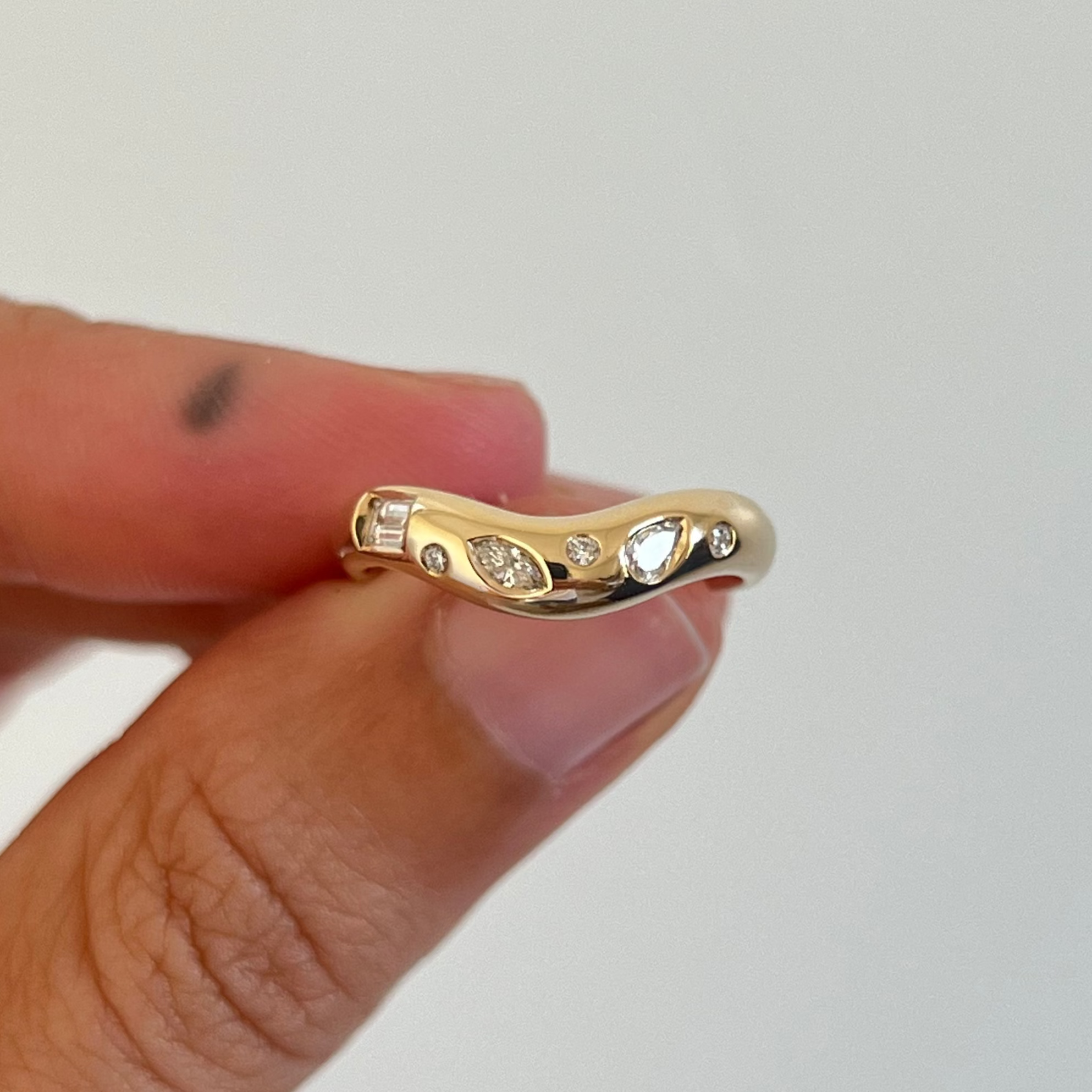 curve ring 02 x SCATTERED STONES