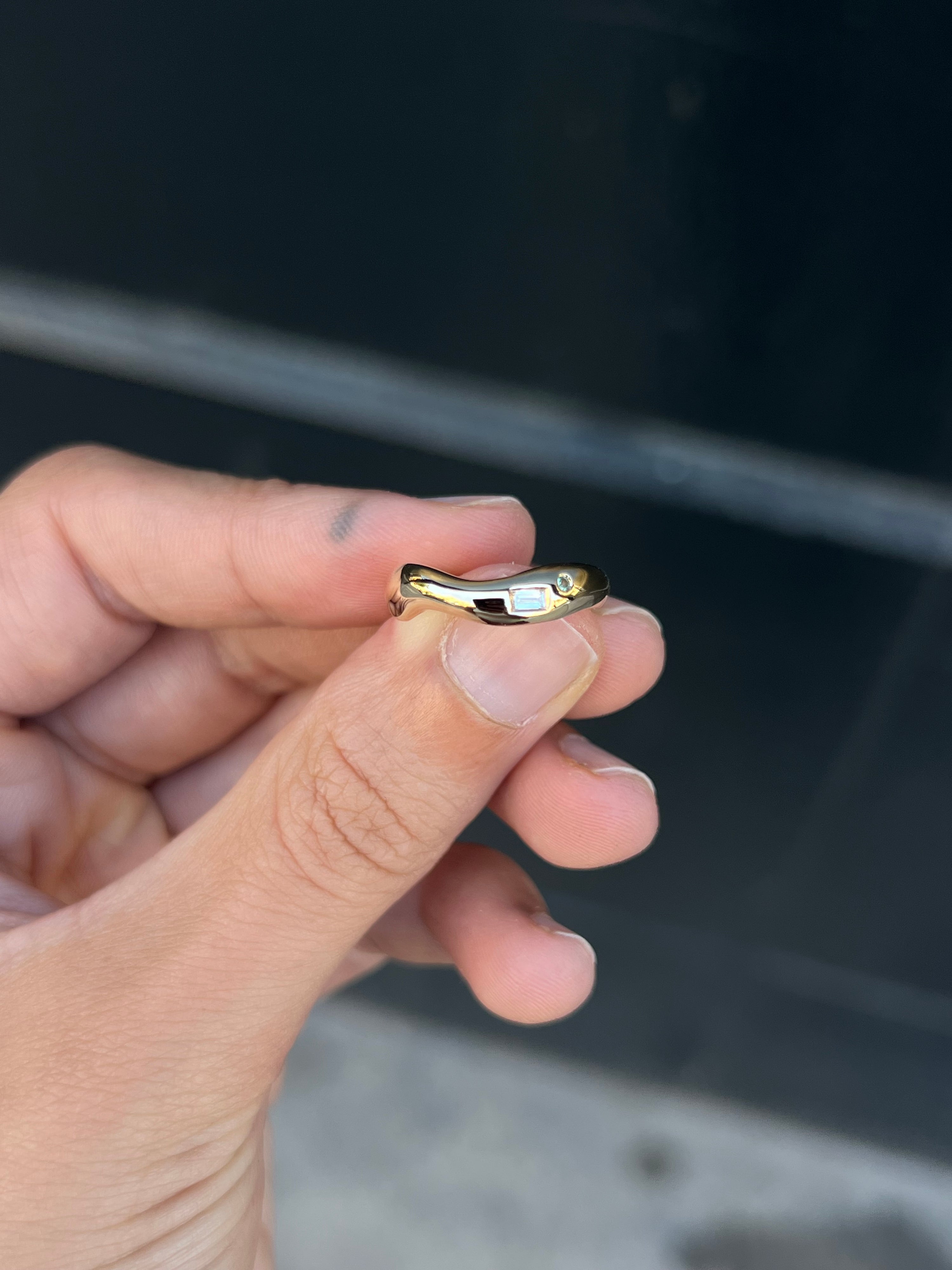 curve ring 03