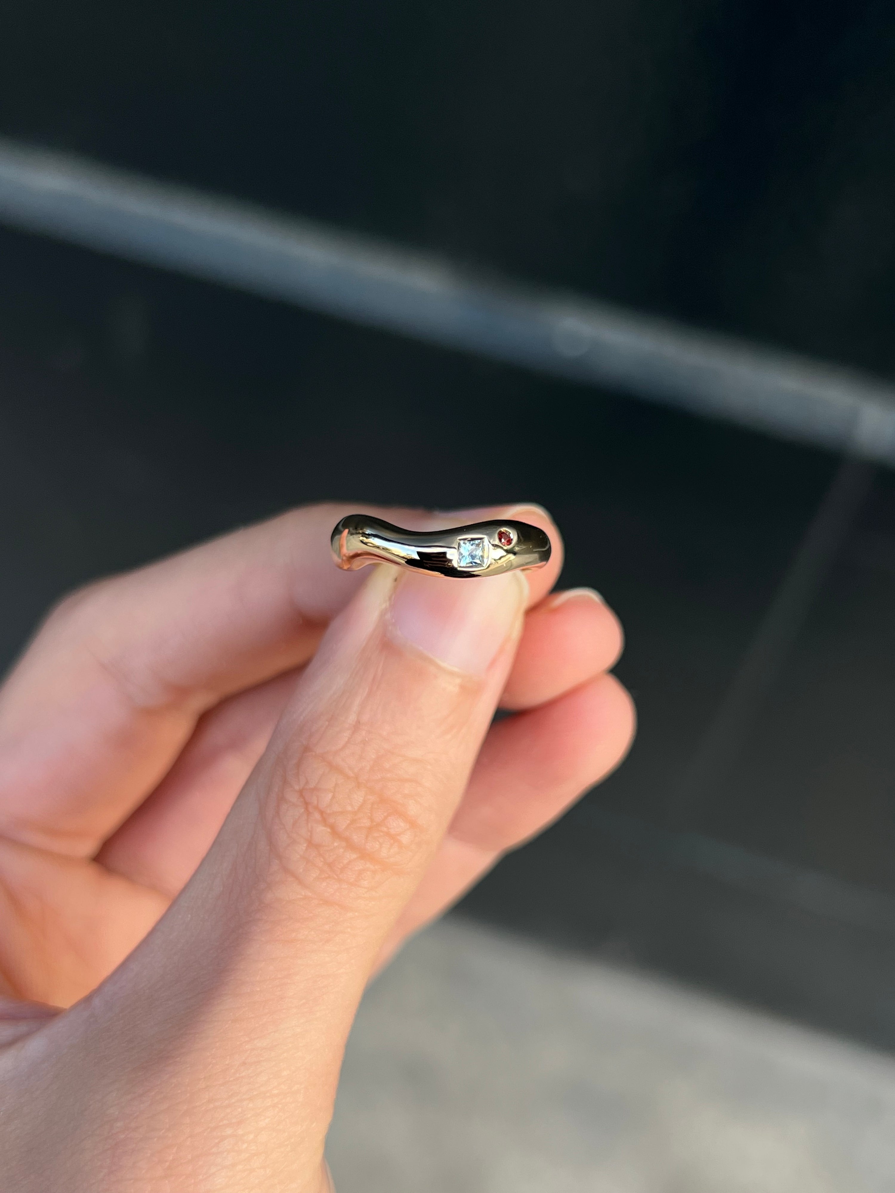 curve ring 03