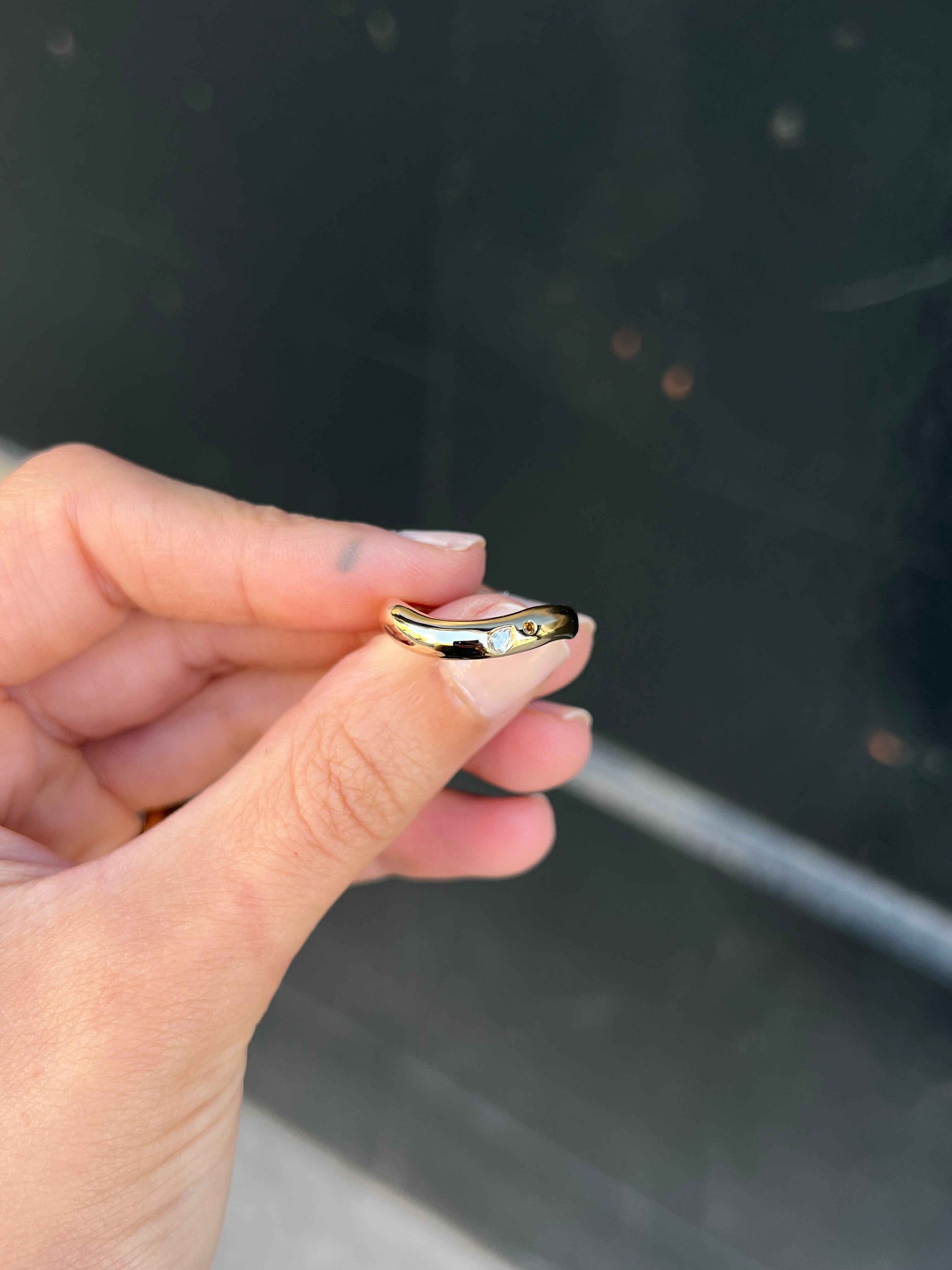curve ring 01