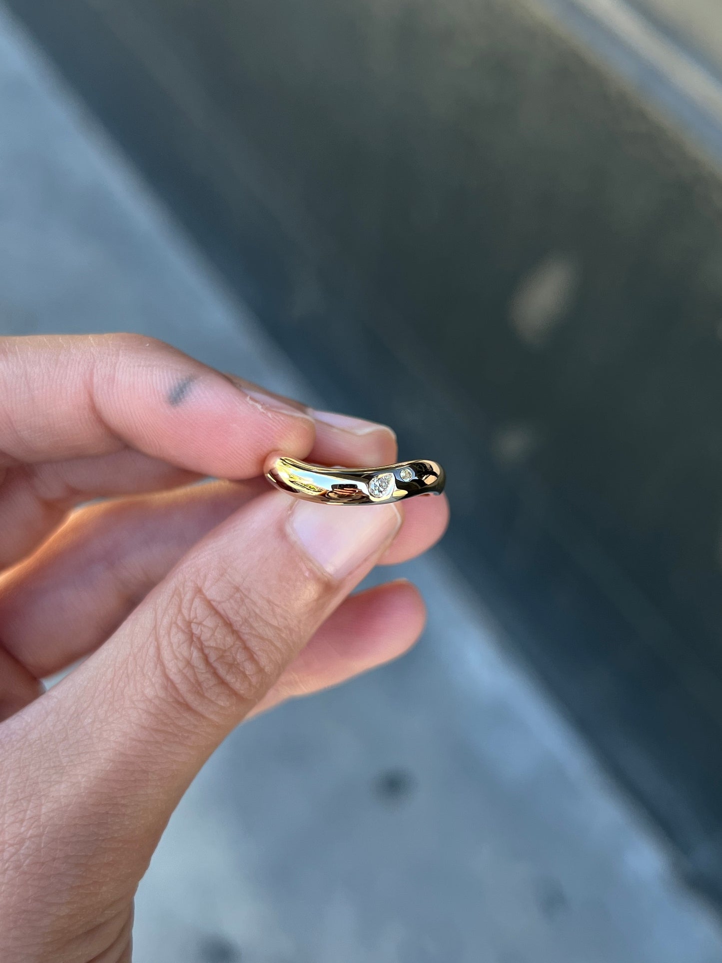 curve ring 01