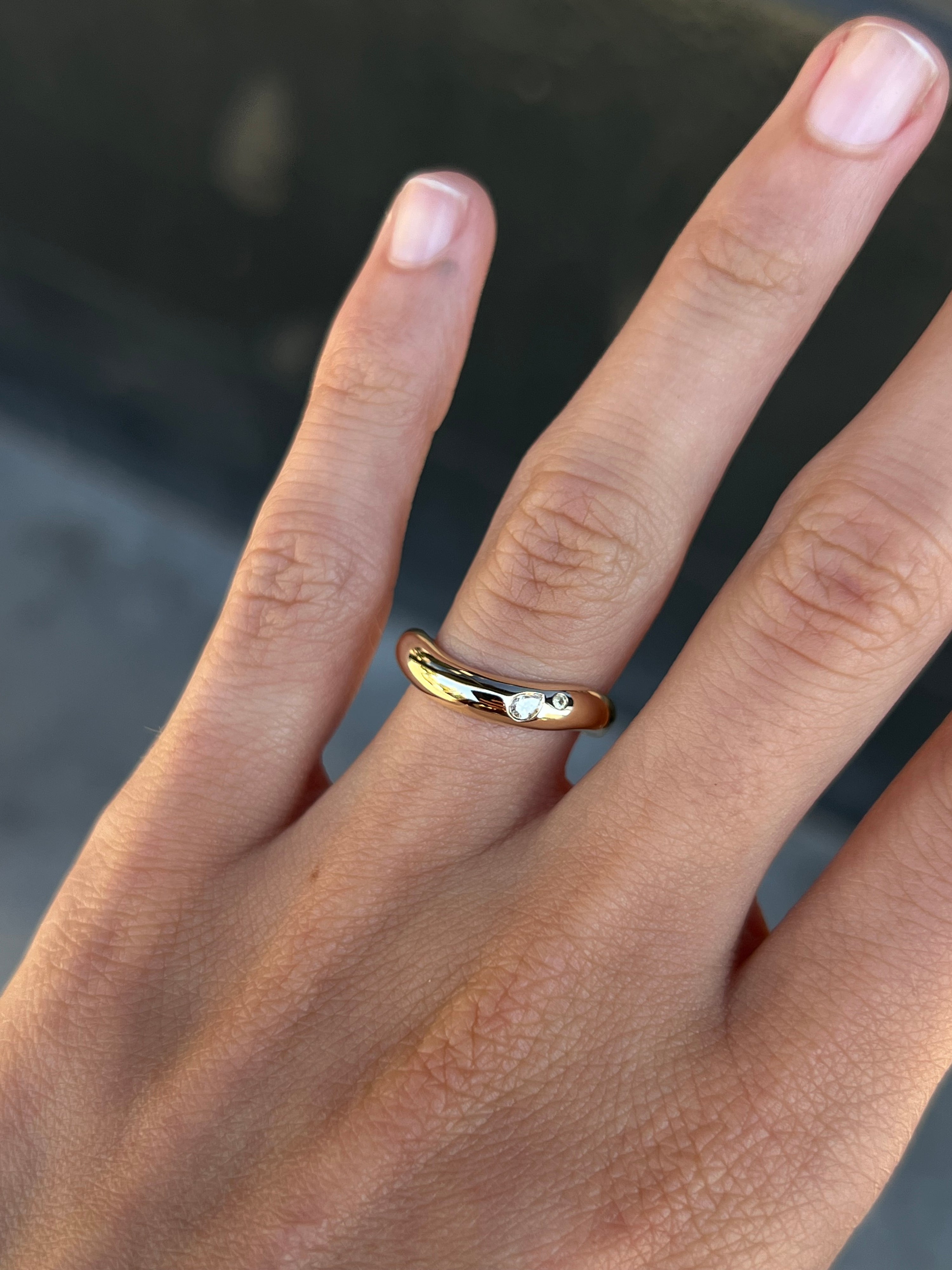 curve ring 01