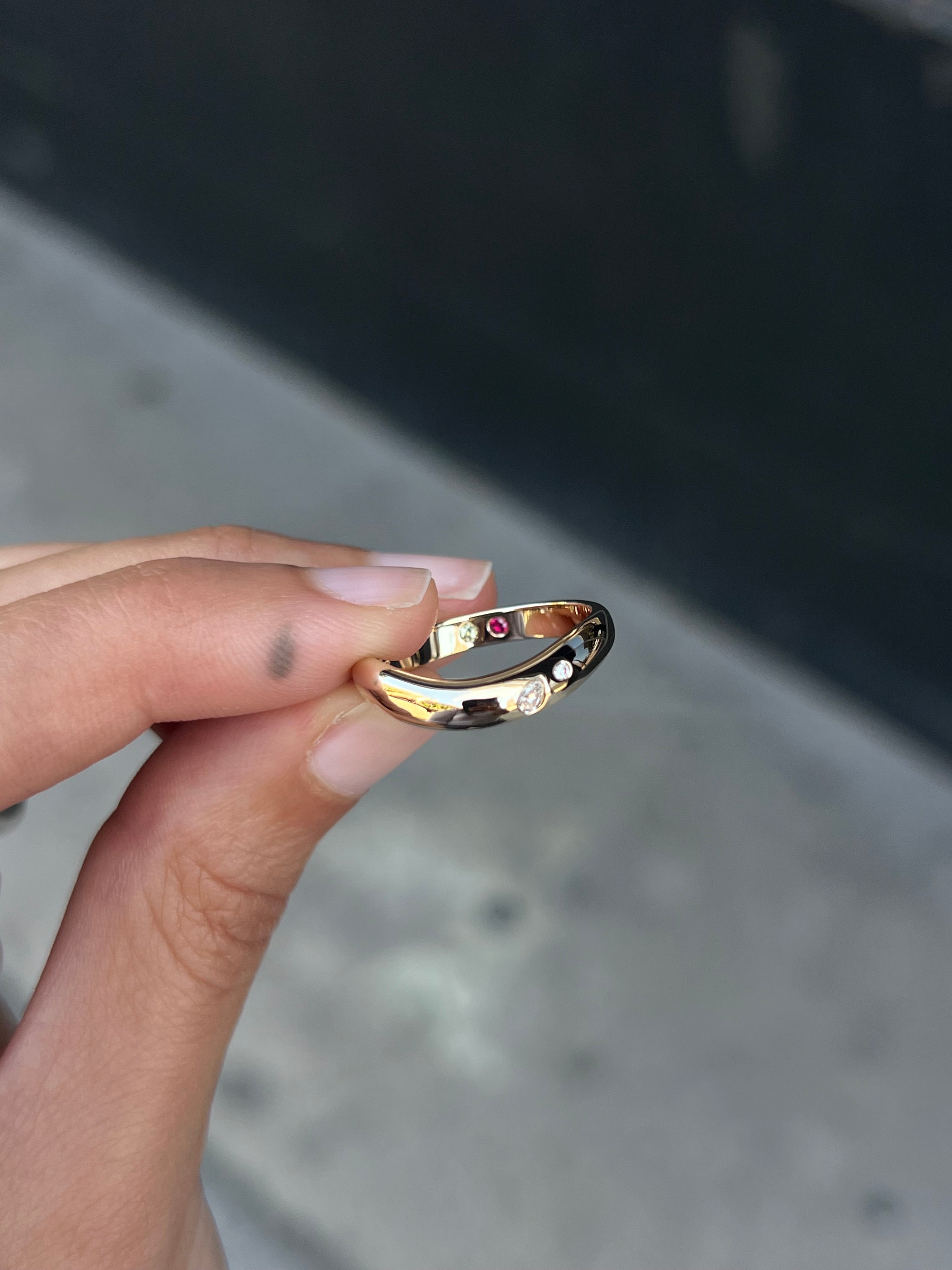 curve ring 01