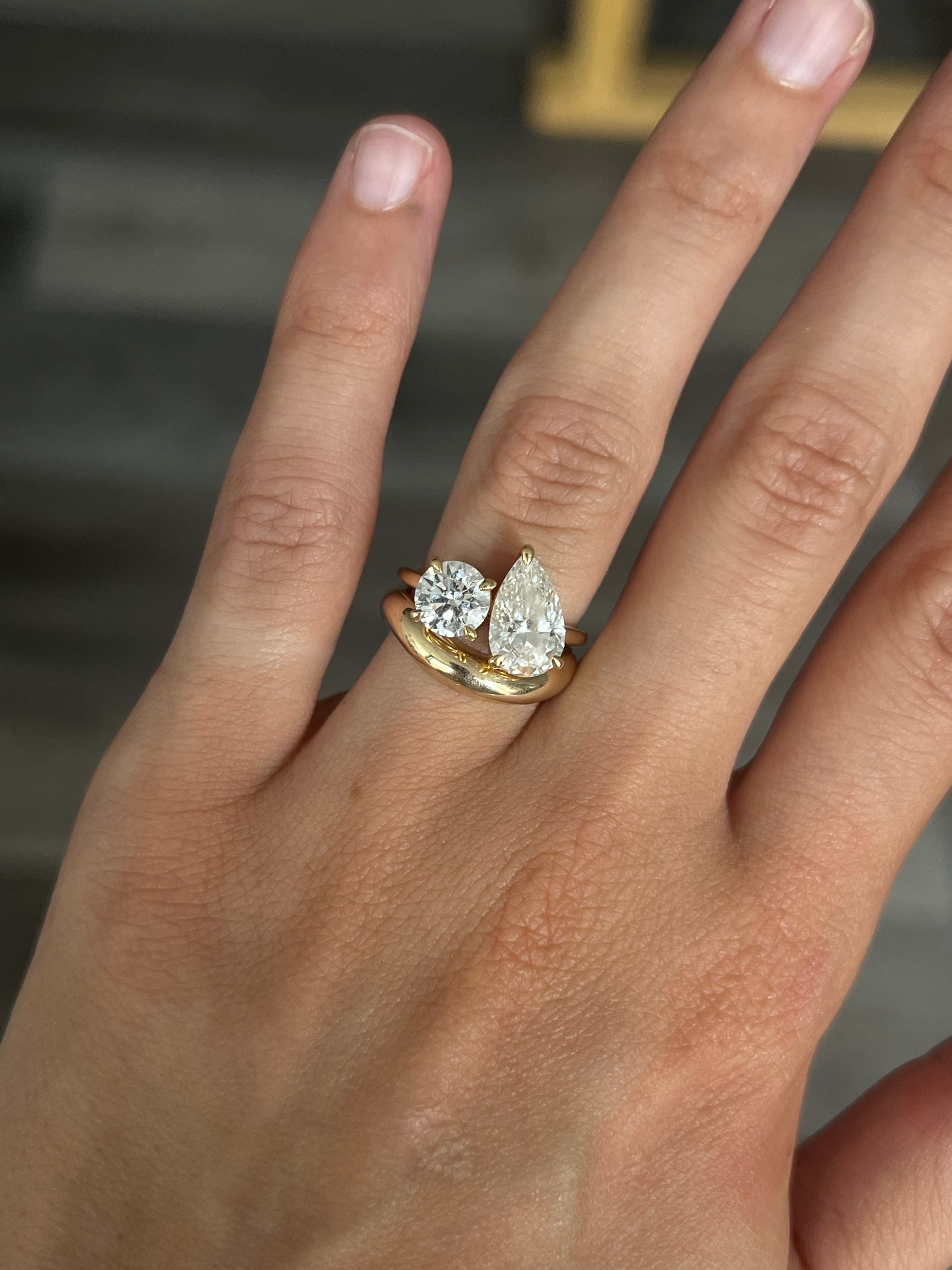 curve ring 01